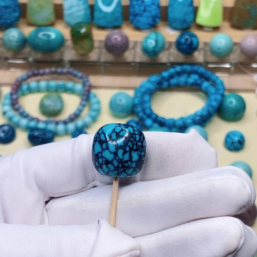 绿松石未镶嵌珠宝奇石