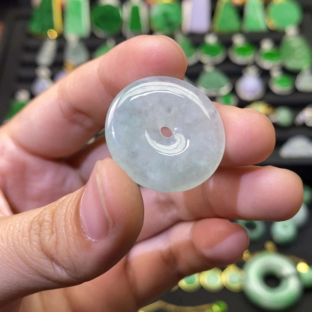 翡翠未镶嵌颈饰扣子