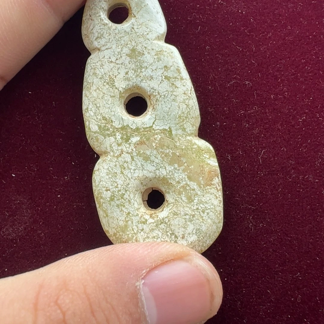 石英质玉未镶嵌颈饰