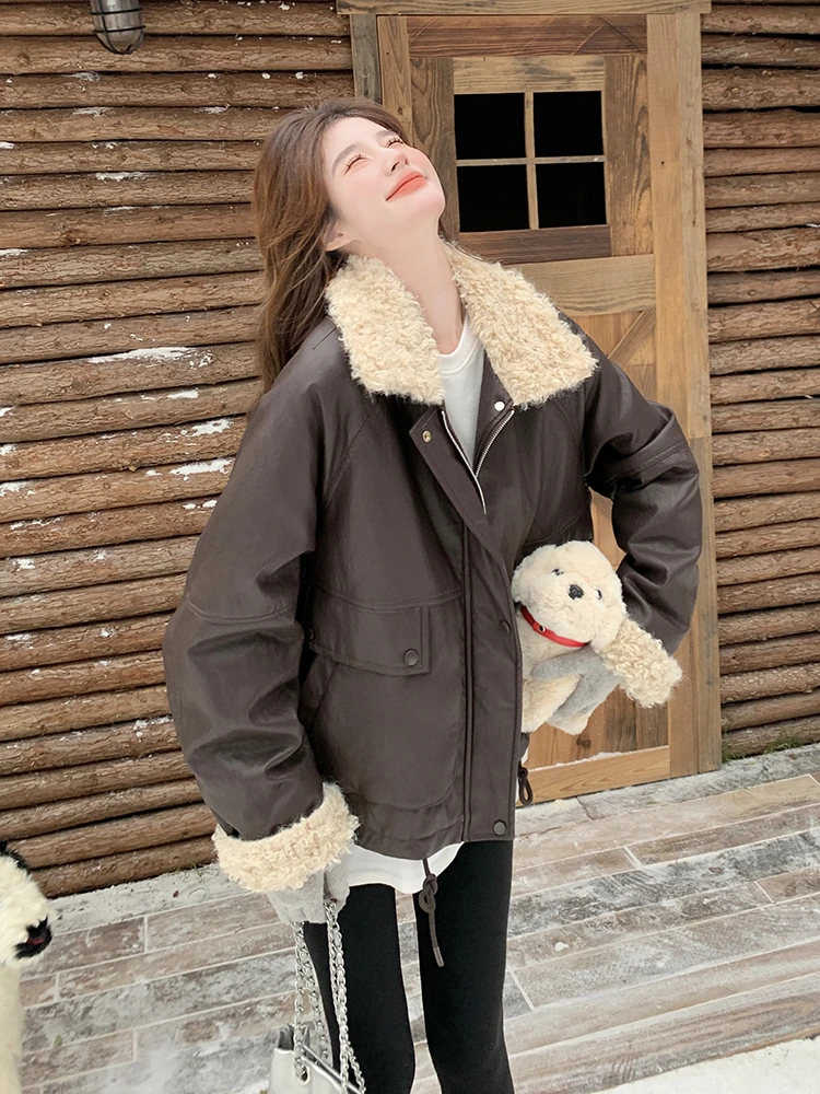 羊羔毛pu皮羽绒服女2025冬季新款高级感酷飒风加厚机车服夹克外套