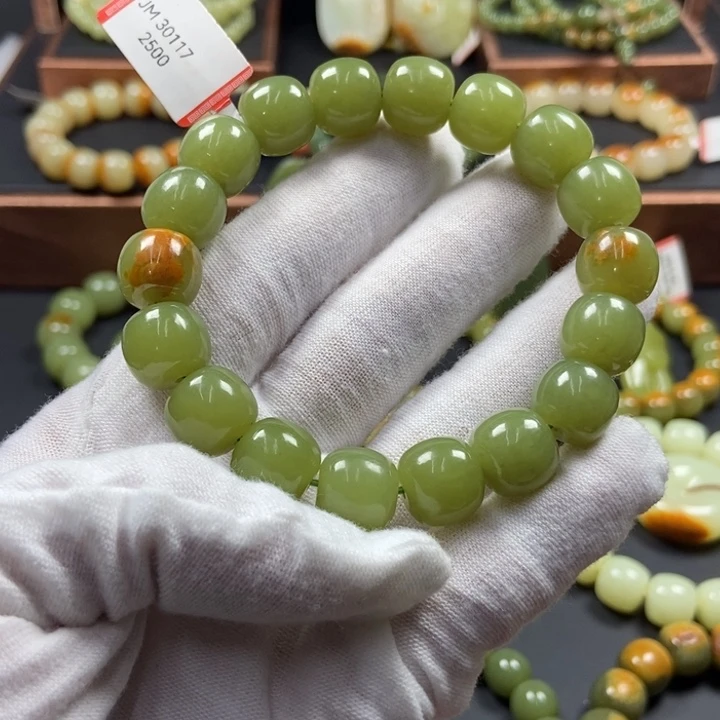 透闪石质玉未镶嵌手链