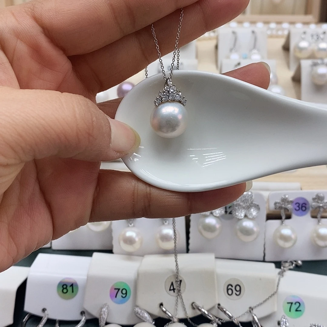 银S925镶嵌淡水珍珠颈饰