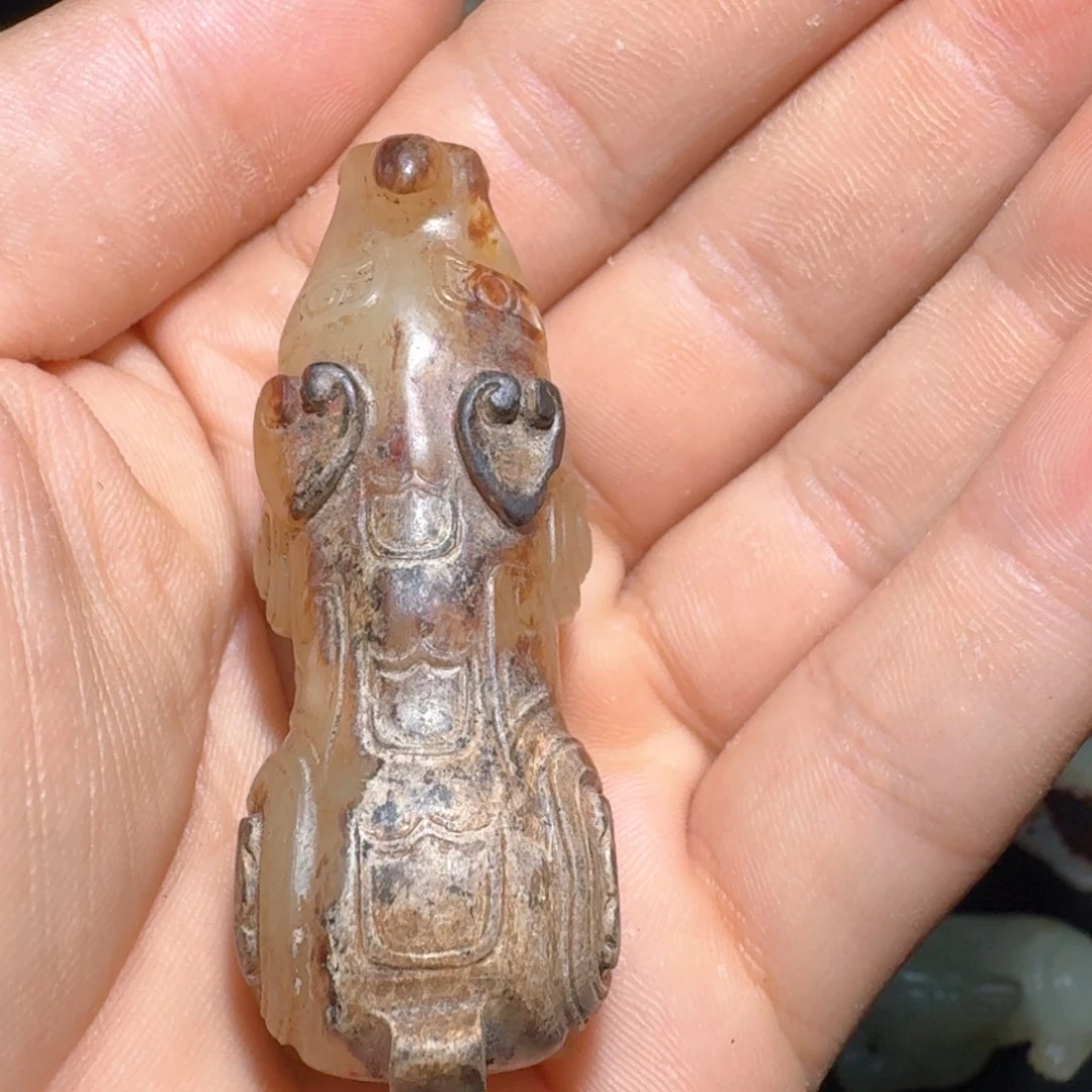 和田玉（糖玉）未镶嵌颈饰文*