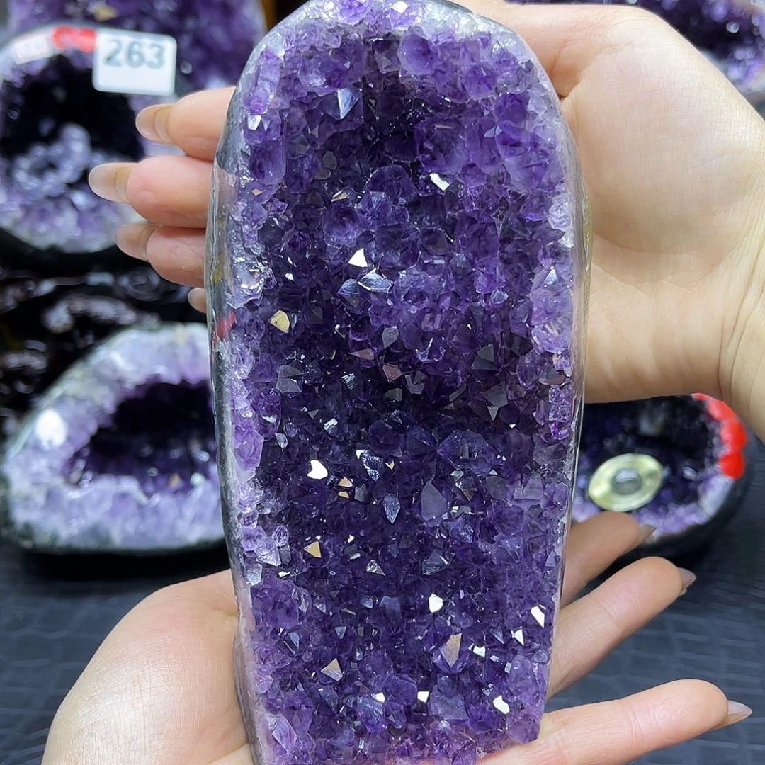 紫晶未镶嵌大型摆件（非配饰）