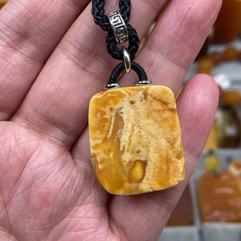 【闪购商品】未镶嵌颈饰琥珀