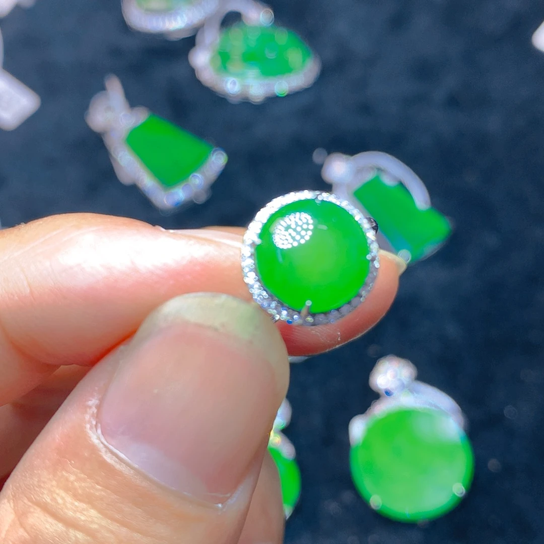 颈饰银S925镶嵌翡翠