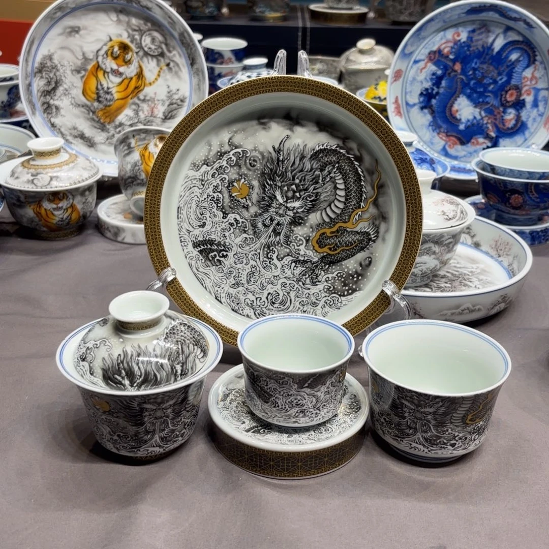 摆件景德镇陶瓷艺术展