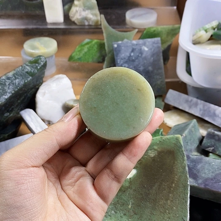 和田玉（糖玉）未镶嵌珠宝半成品霞*