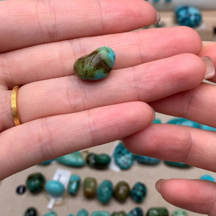 绿松石未镶嵌珠宝奇石