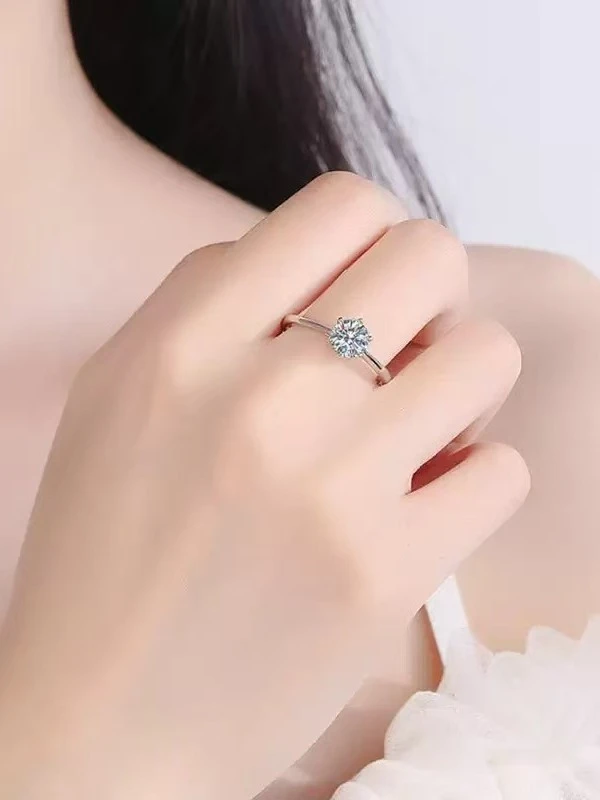 【南非严选】0.5CT 周家六爪女戒