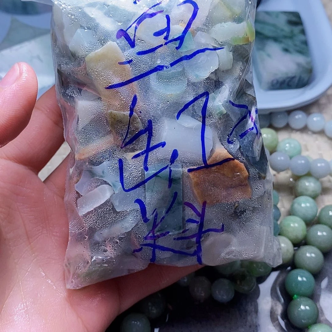 翡翠未镶嵌颈饰558