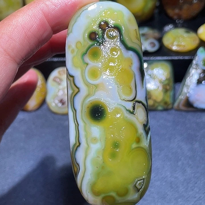 北***度玛瑙/玉髓未镶嵌珠宝奇石