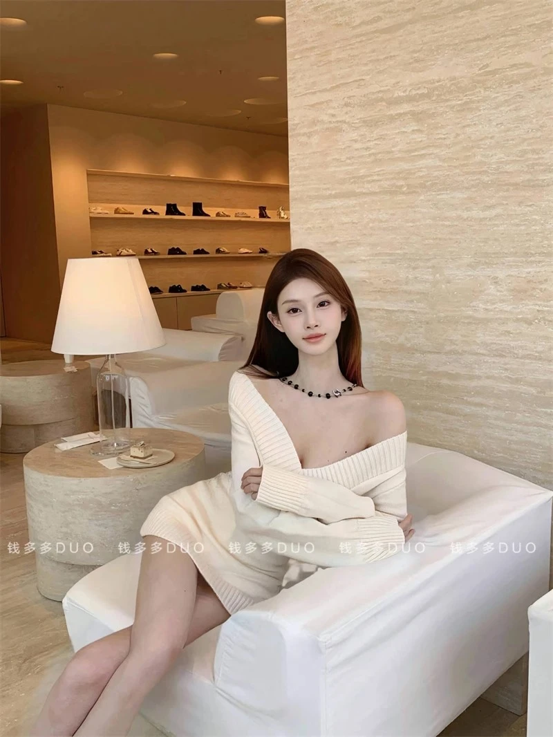 清纯系松弛感裙子性感纯欲毛衣连衣裙小个子收腰包臀针织白色短裙