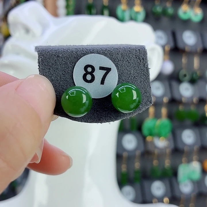 和田玉18K金镶嵌耳饰