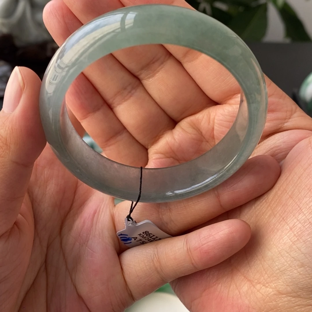 翡翠手镯未镶嵌天然