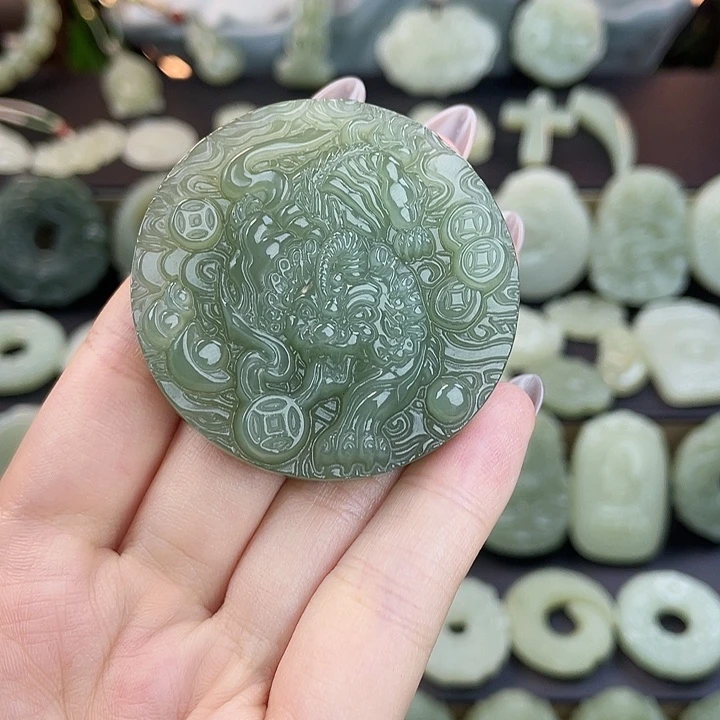 颈饰未镶嵌和田玉