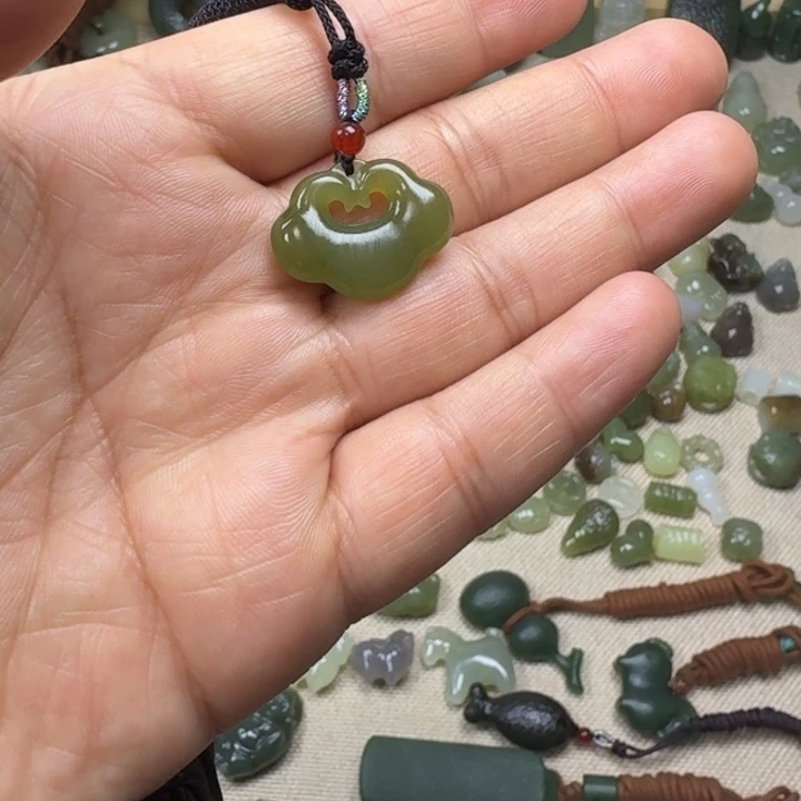 和田玉（糖玉）未镶嵌车挂