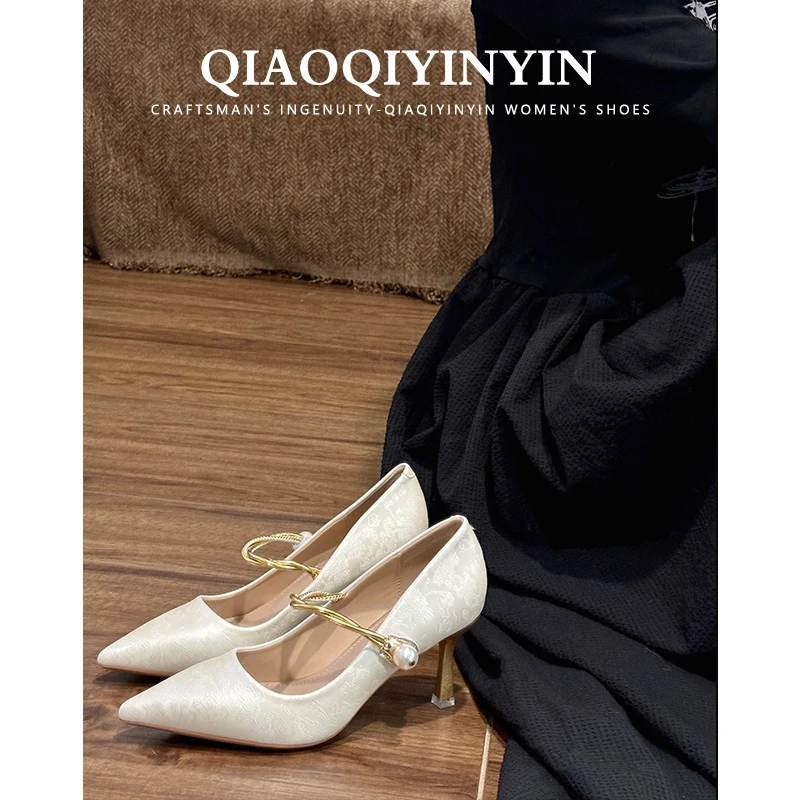 乔气银银2025新款时尚女神范设计感新中式气质小众法式尖头高跟鞋