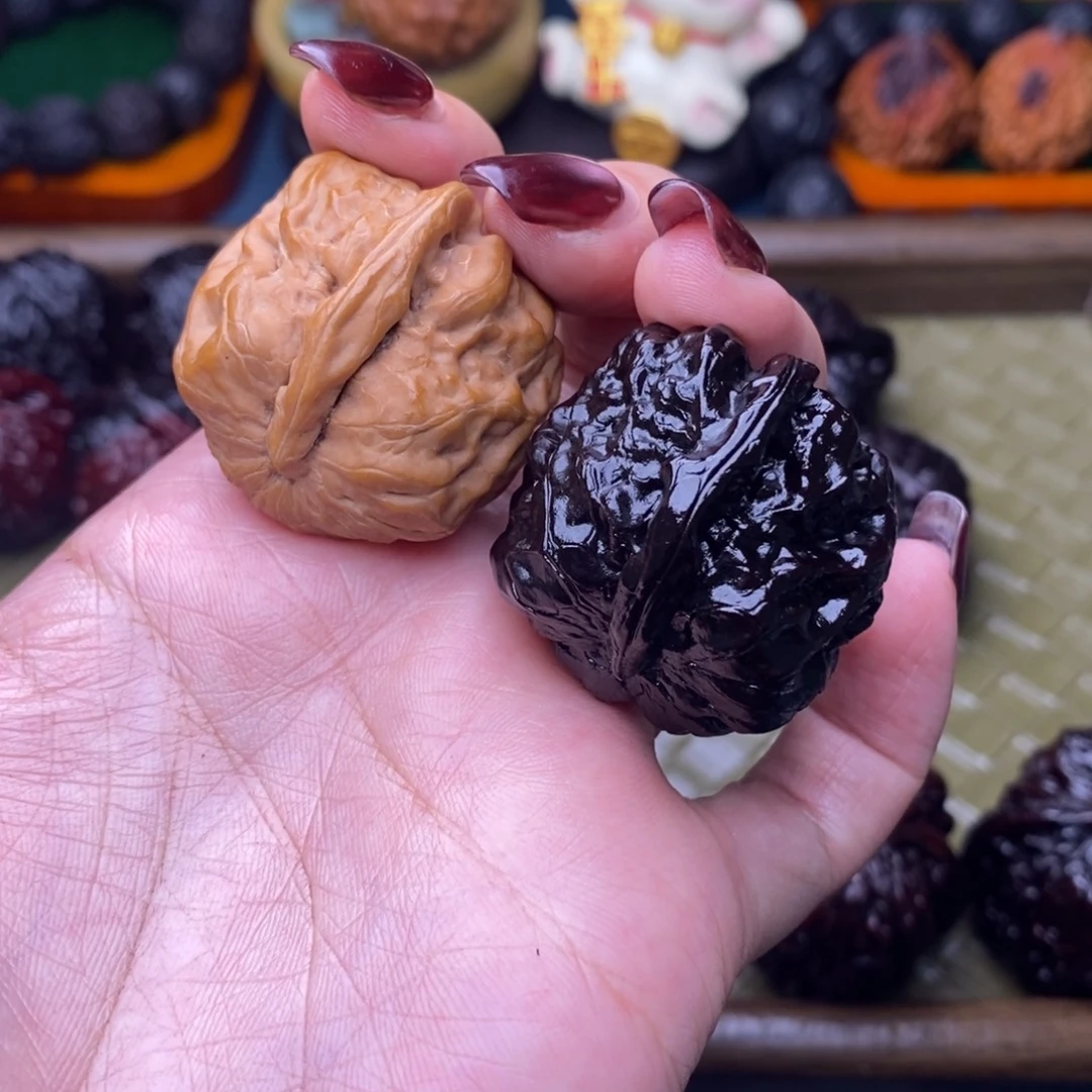 文玩核桃吊坠双色