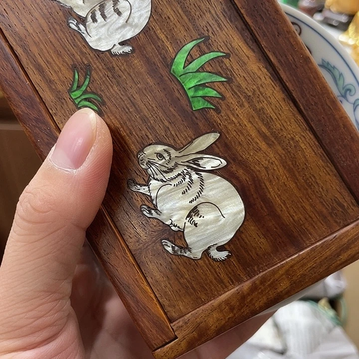 瓷片精致雕刻工艺品