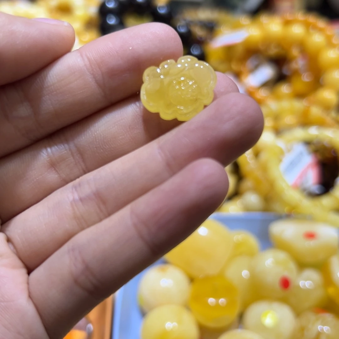 琥珀珠宝奇石未镶嵌