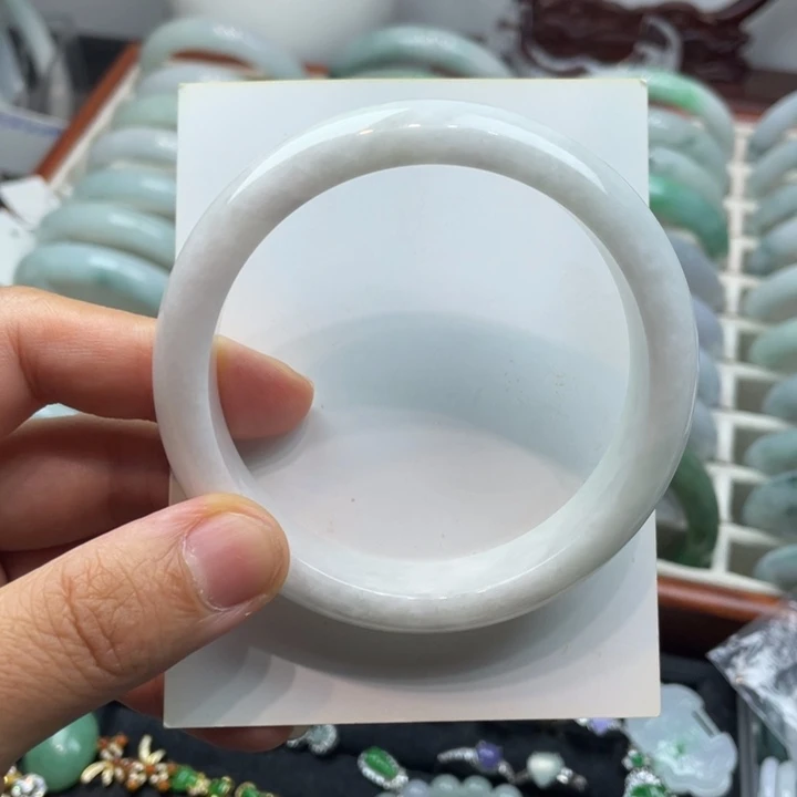 翡翠手镯未镶嵌纯天然A货翡翠手镯
