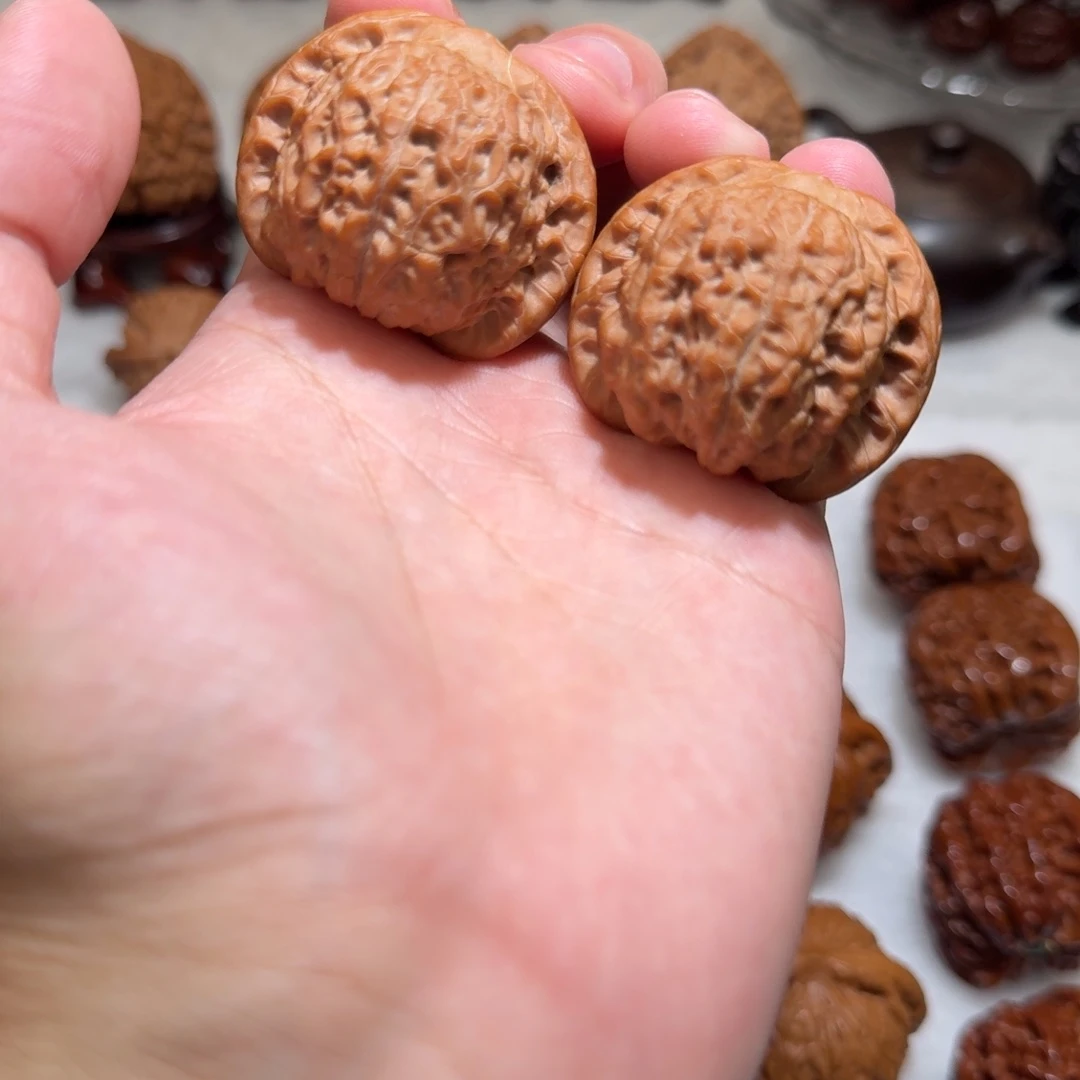 吊坠文玩核桃平谷血麒麟