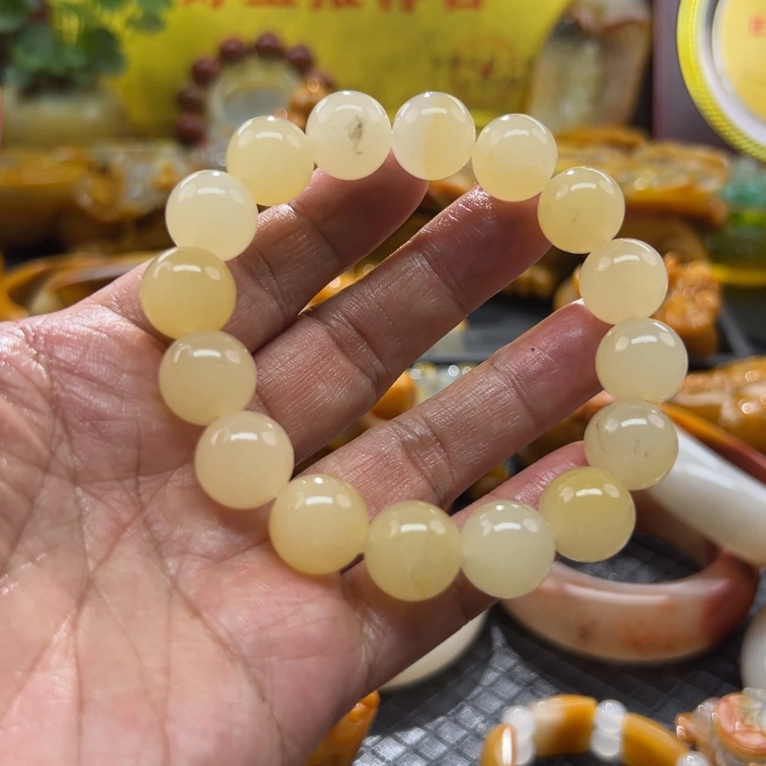 石英质玉未镶嵌颈饰