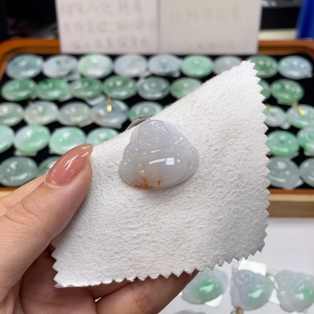 翡翠颈饰未镶嵌佛公