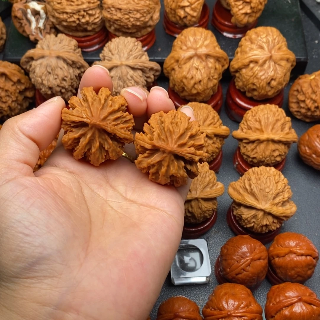 尼***赎文玩核桃把件核桃