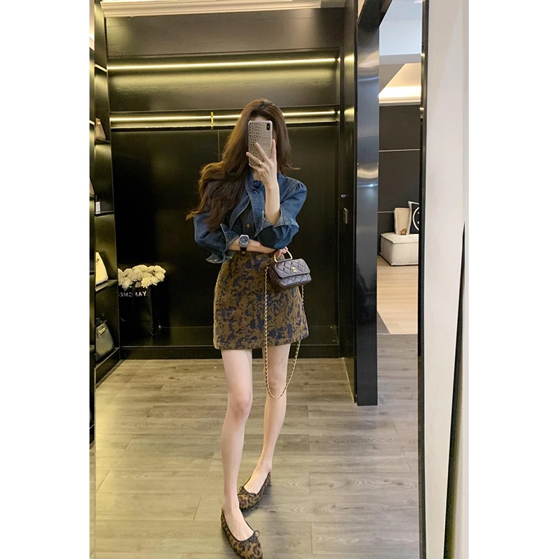 法式气质时尚花朵系带牛仔衬衫女2025春季新款高级碎花包臀裙短裙
