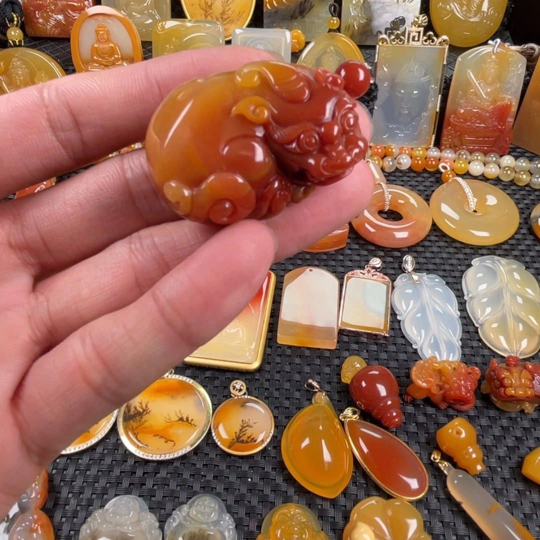 石英质玉（黄龙玉）未镶嵌吊坠(不含链)