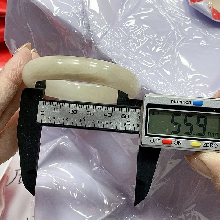 翡翠手镯未镶嵌154