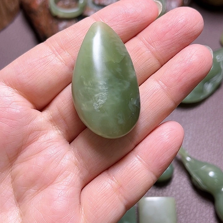 岫岩河磨玉（透闪石质玉）手绳未镶嵌椰*