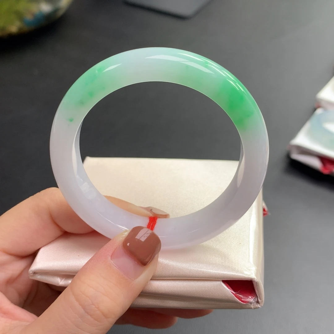 翡翠未镶嵌手镯33号链接 52.7正圈 经典白底青