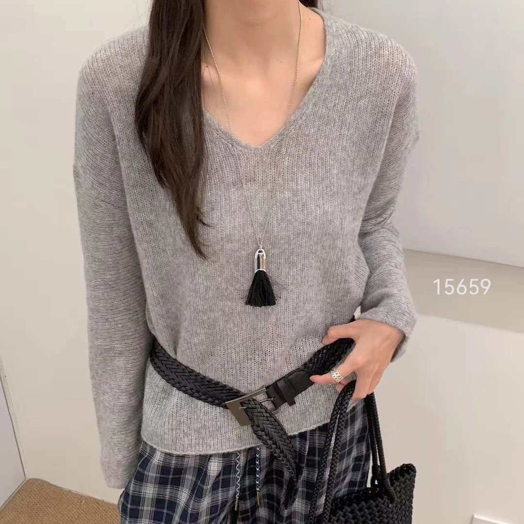 15659（部分无水洗唛，介意慎拍）SANFAN新款净版V领针织长袖
