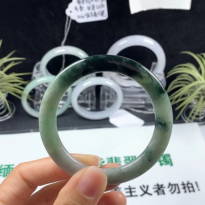 翡翠未镶嵌手镯19号。50.7圈