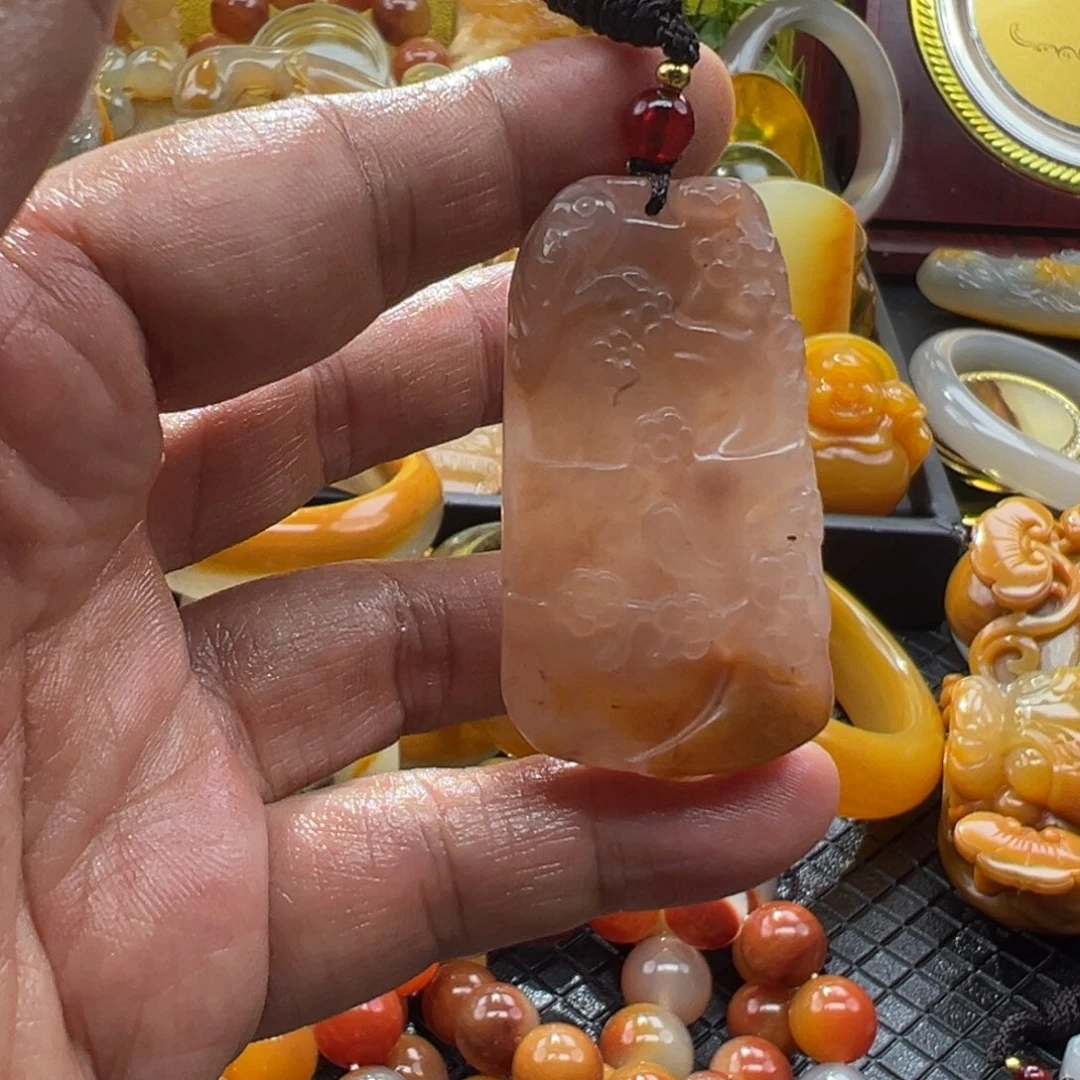 石英质玉未镶嵌颈饰