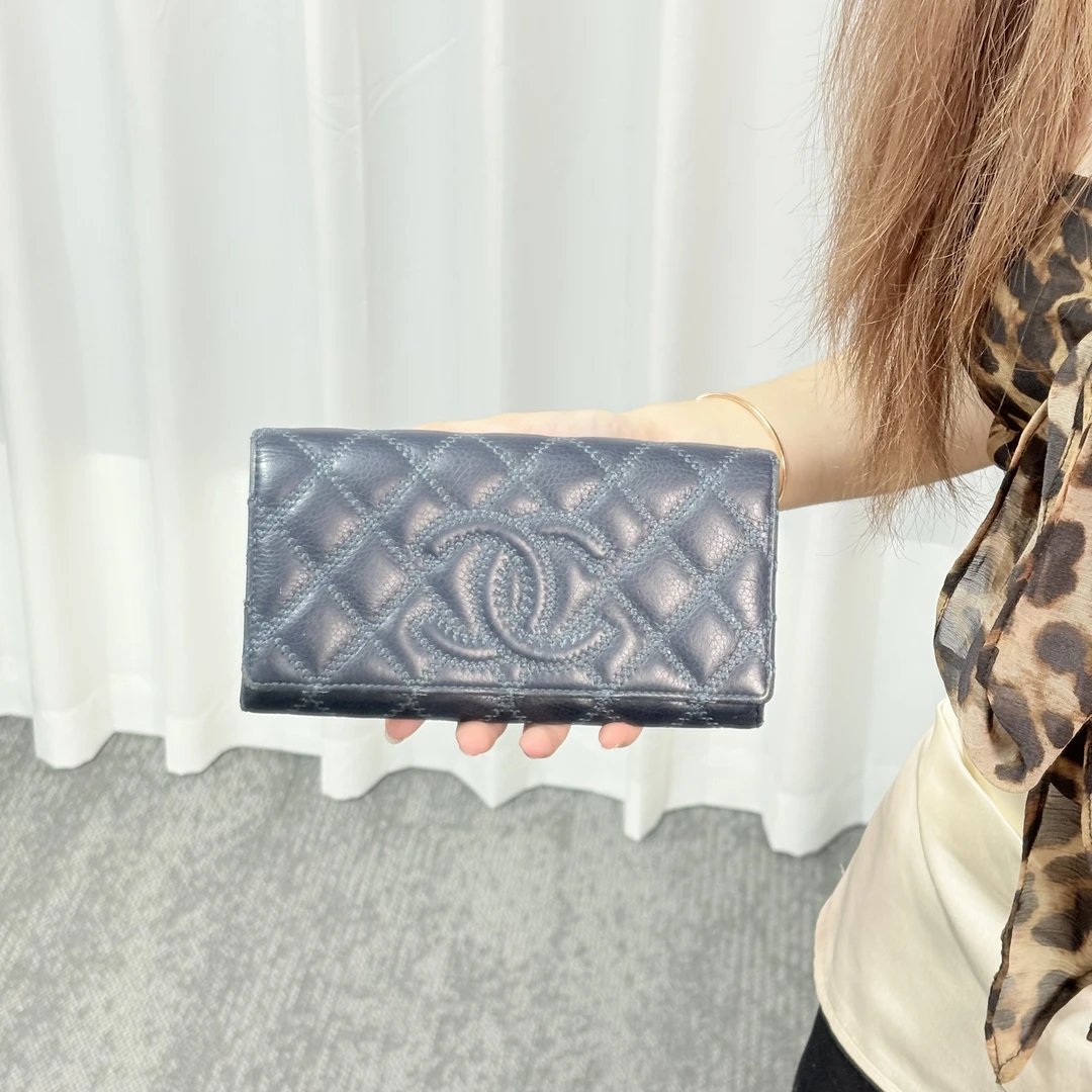 95新 Chanel/香奈儿 藏蓝色外缝线手拿钱包dby