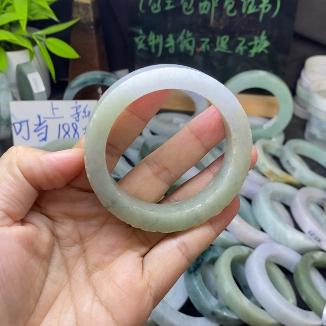 未镶嵌手镯定制翡翠