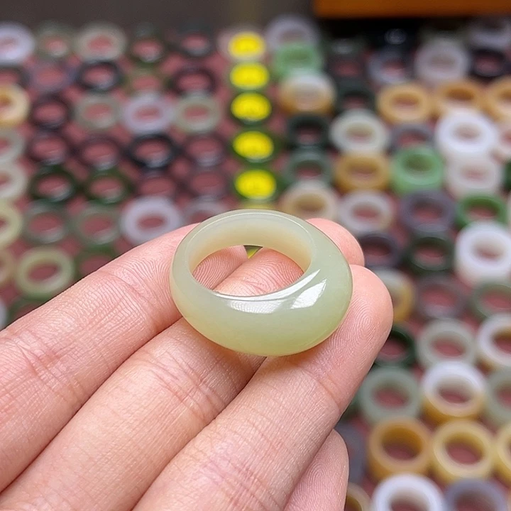 和田玉戒指未镶嵌18内径奶黄馒头