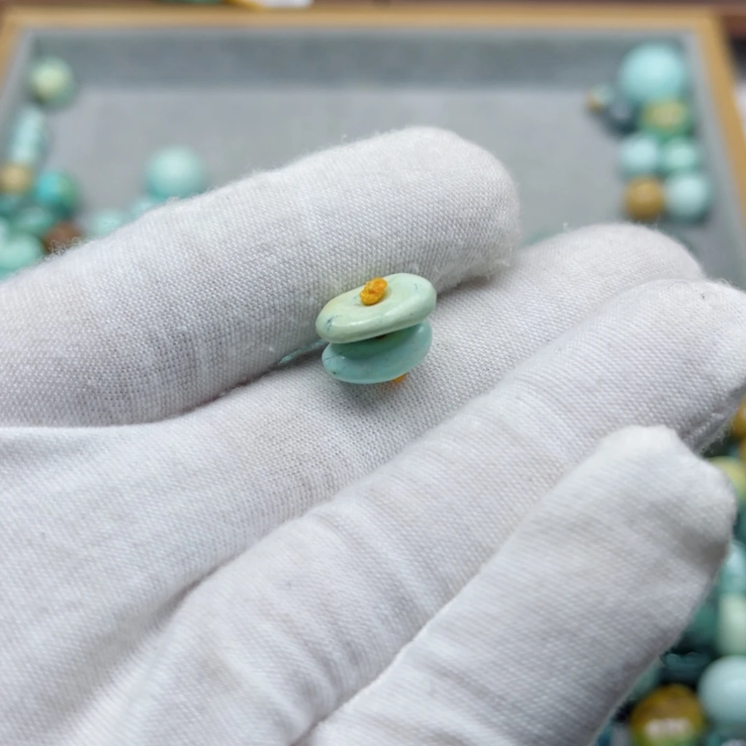 绿松石未镶嵌挂件