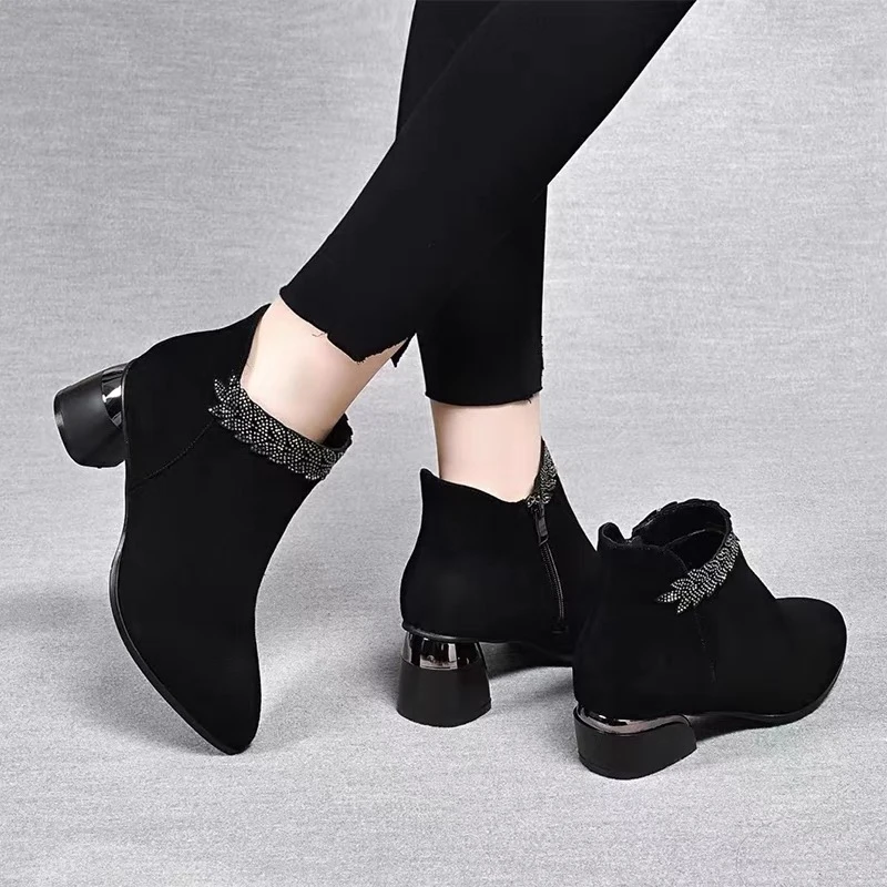 1055头层羊皮尖头短靴粗跟侧拉链舒适百搭真皮靴子洋气水钻马丁靴