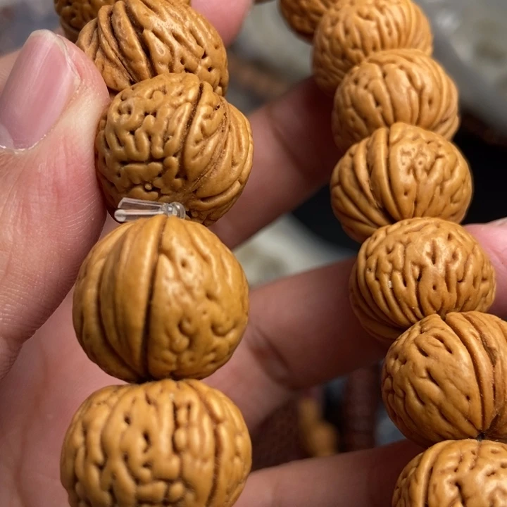 猴头核桃吊坠簌*年今天