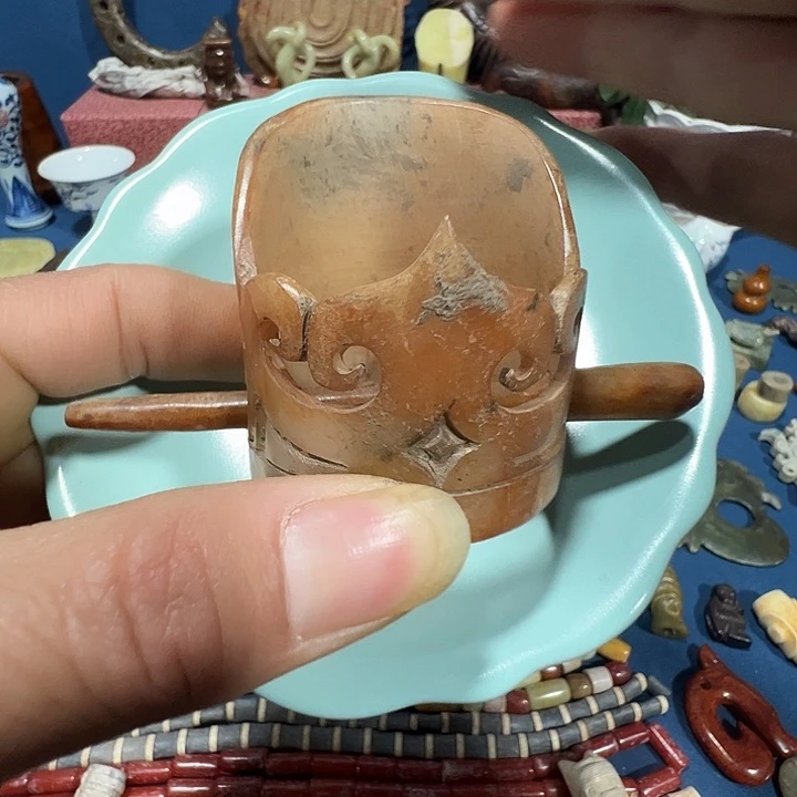 项***树透闪石质玉未镶嵌挂件