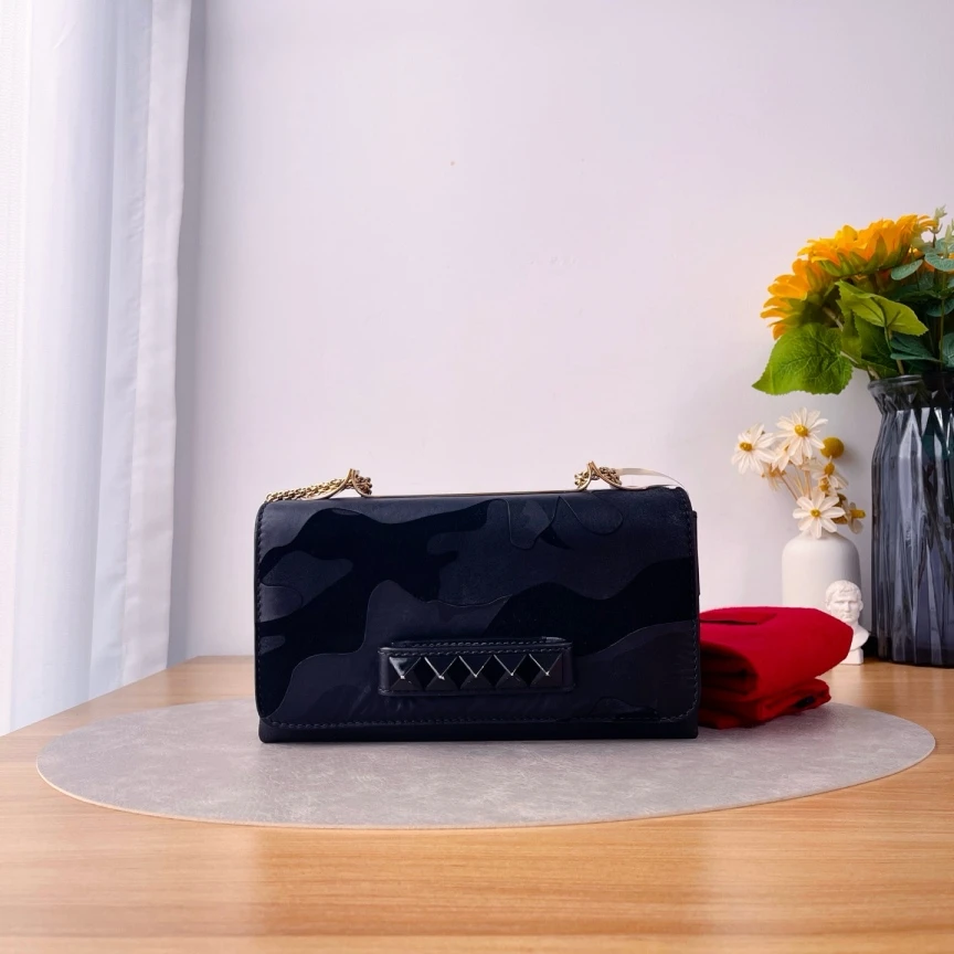 95新 Valentino/华伦天奴 铆钉装饰链条单肩包/1722