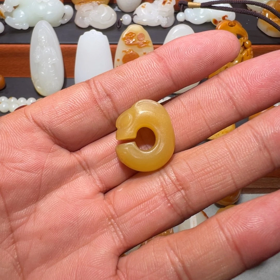 随***扬颈饰未镶嵌和田玉