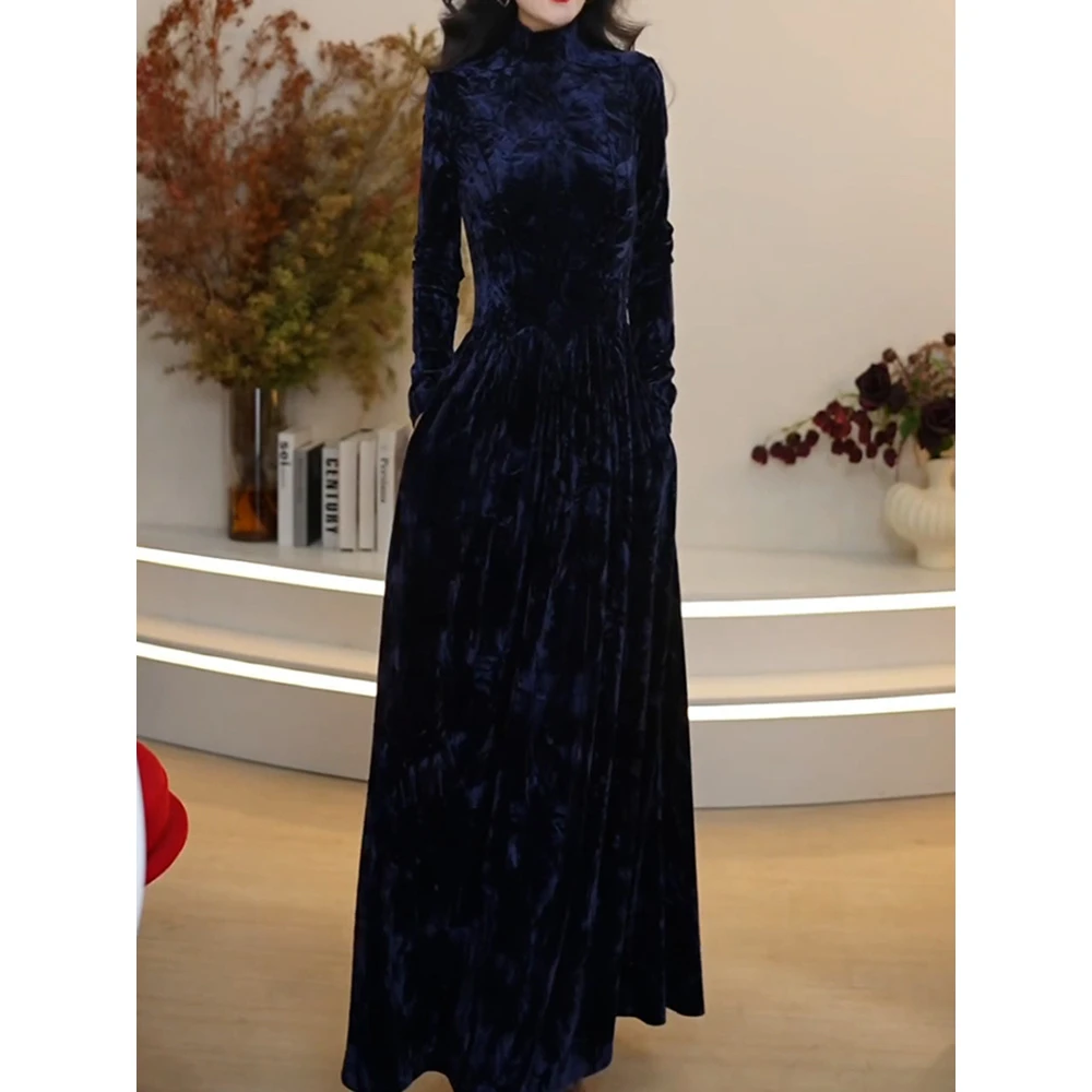 轻奢高级感收腰长裙女2026冬季新款气质优雅小香风高领显瘦A字裙