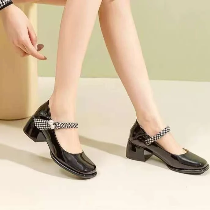 323105 新款百搭气质方头粗跟浅口玛丽珍单鞋