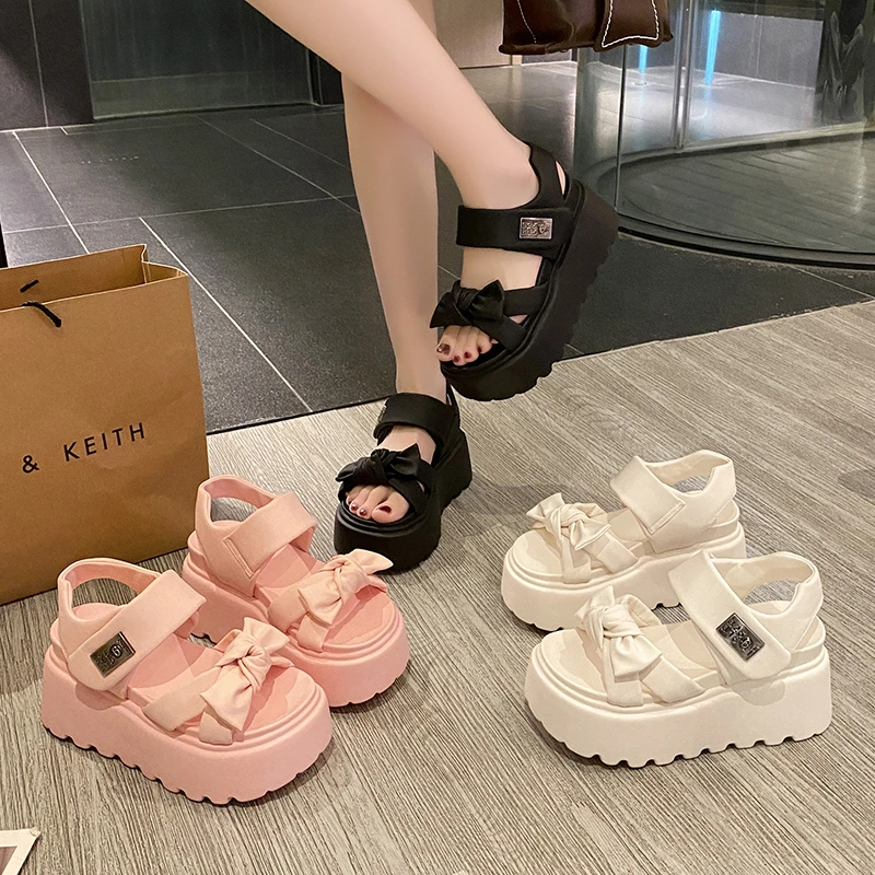 韩版休闲运动凉鞋2025夏季厚底防滑一字带凉鞋时尚百搭露趾沙滩鞋